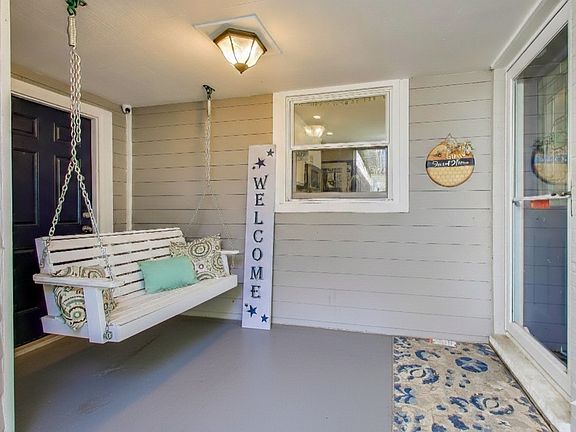 4th image of 315 S Oak St