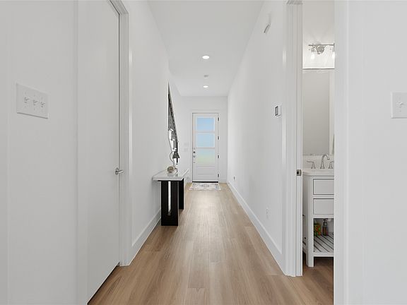 2nd image of 11637 Liberty Commons Ct