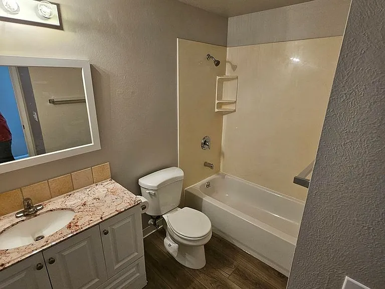 2402 W Lemhi St — Photo 11