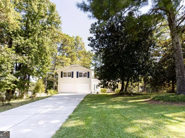 680 Emerald Forest Cir, Lawrenceville, GA 30044
