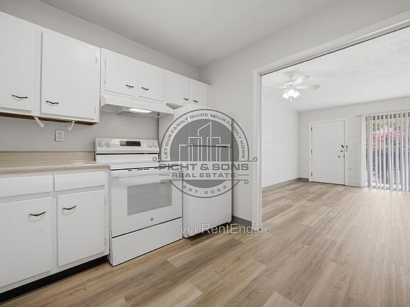 4th image of 420 E Park Ave #30