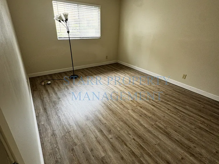 328 Northbank Ct #61 — Photo 9