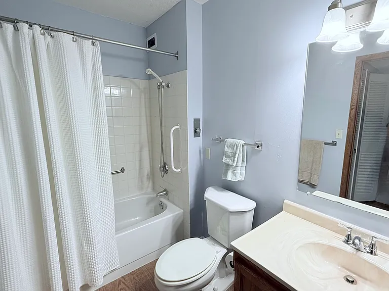 6615 Lake Shore Dr S #415 — Photo 6