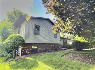 501 N Oakwood Rd, Oshkosh, WI 54904