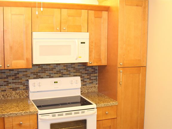 3rd image of 2679 Carambola Cir N