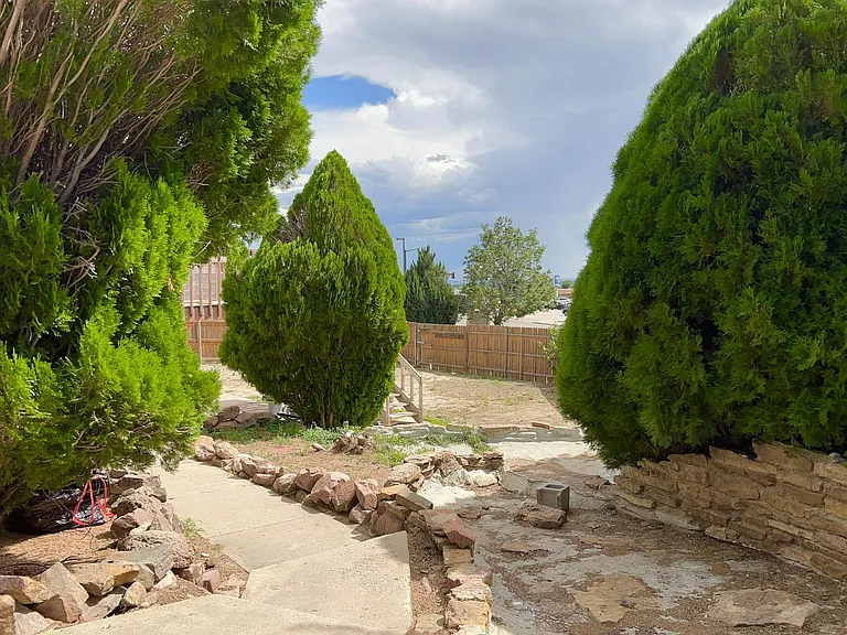 4017 Valley Dr — Photo 3