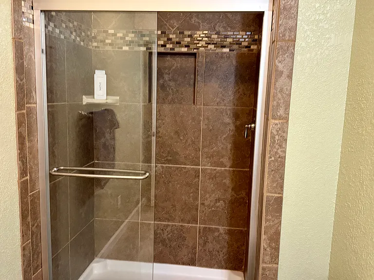 516 E Apache St — Photo 4