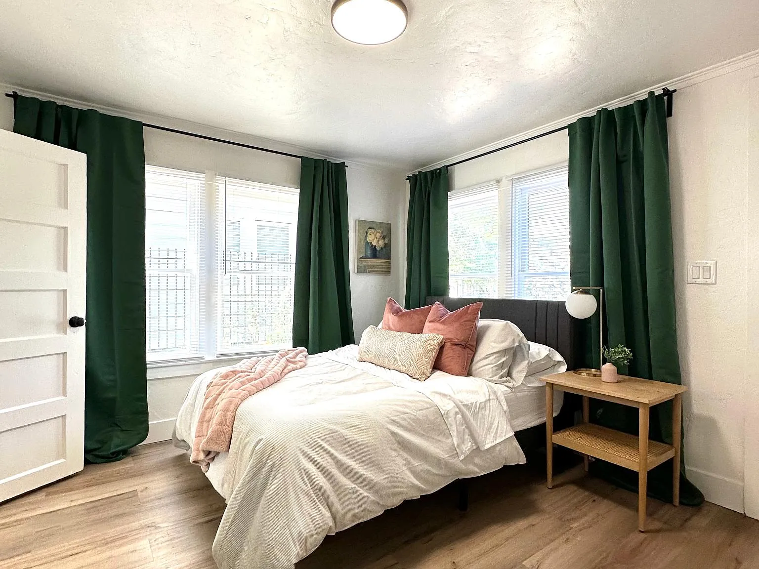 Studio, 600 sqft, $1,750 — Photo 2