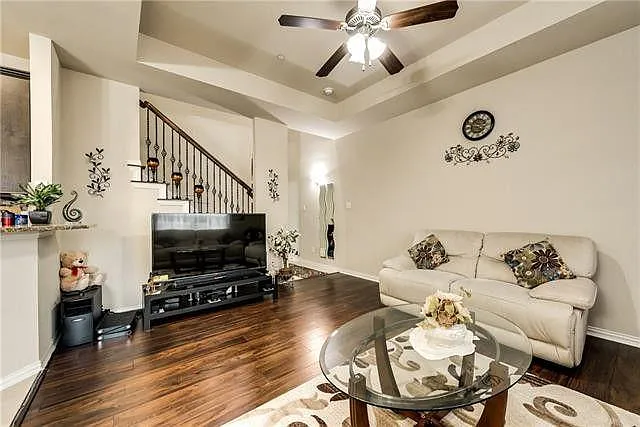 4651 Penelope Ln — Photo 11