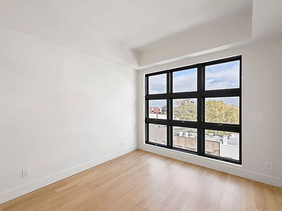 5th image of 868 Lorimer St #4C