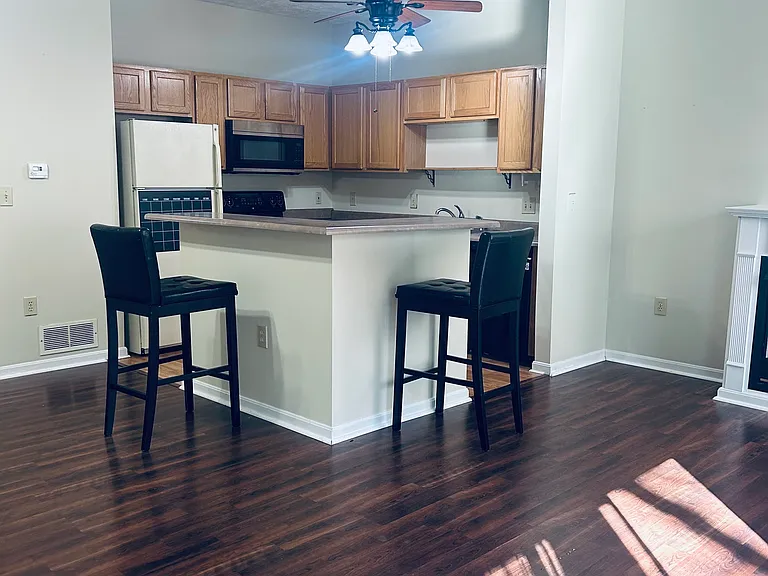 635 Keystone Dr #305 — Photo 7