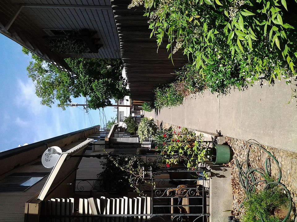 2nd image of 2517 U St APT 6