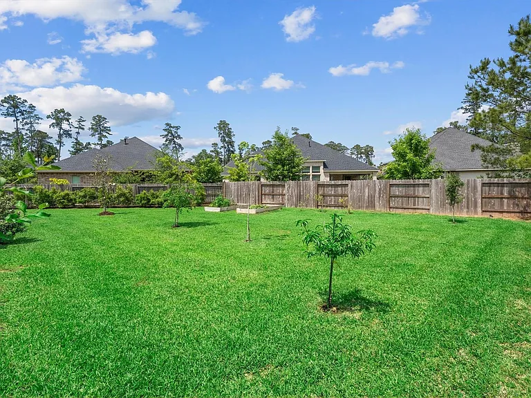 122 Coral Bells Ct — Photo 40