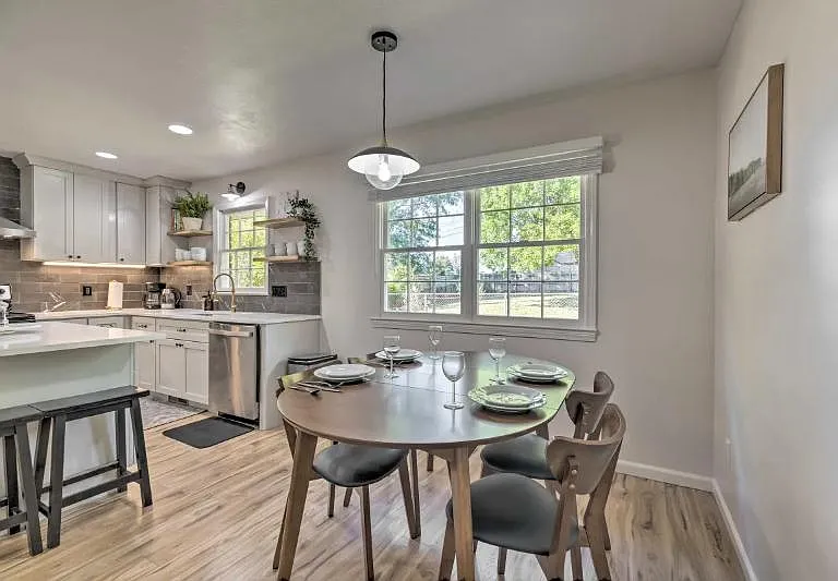 4553 S Roanoke Ave — Photo 5