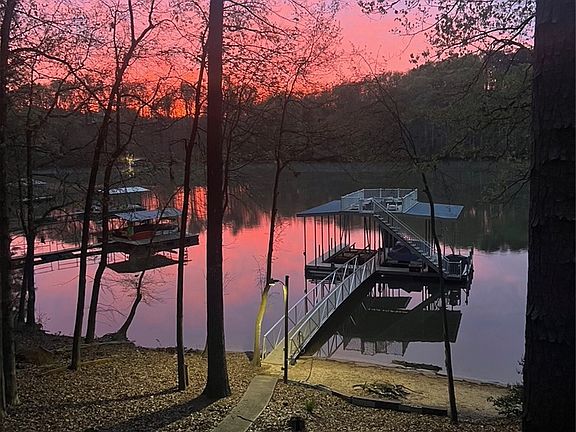 4th image of 1007 Summer Pl