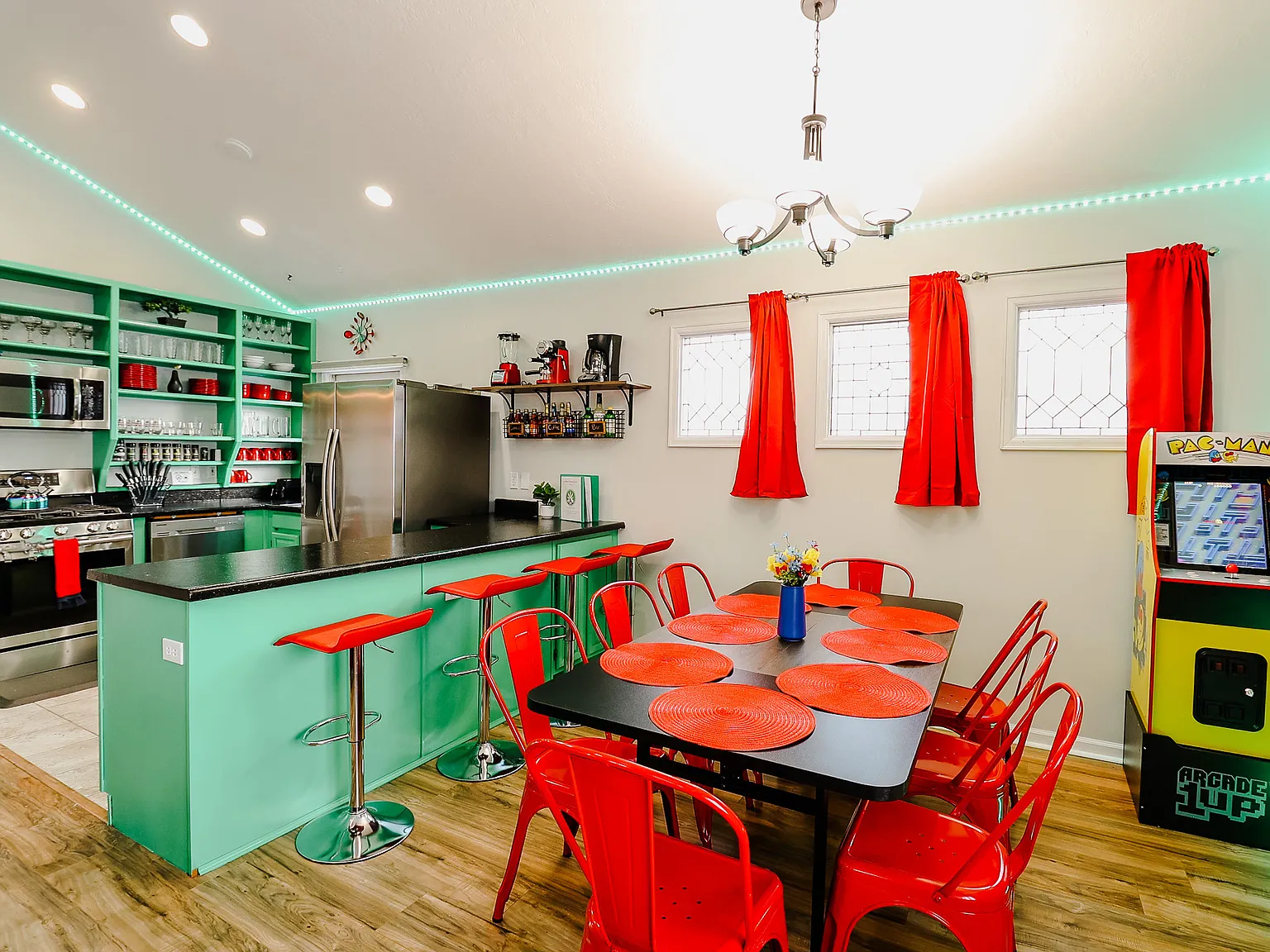 6 bed, 1868 sqft, $6,000 — Photo 4