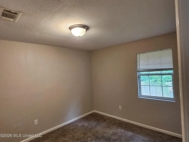 227 Lawrence Rd — Photo 11