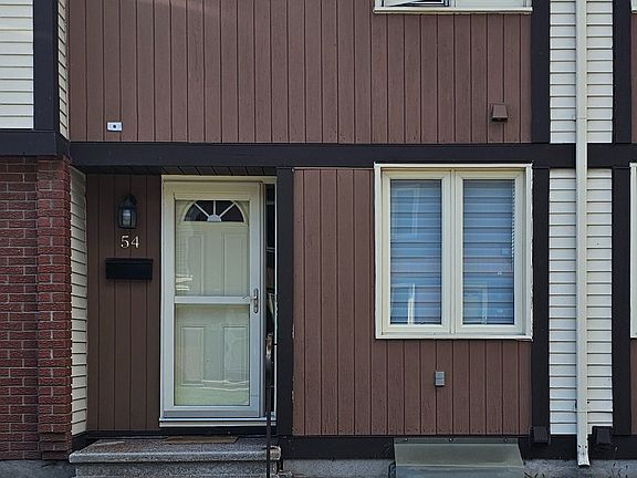 4th image of 811 Connaught Ave #54