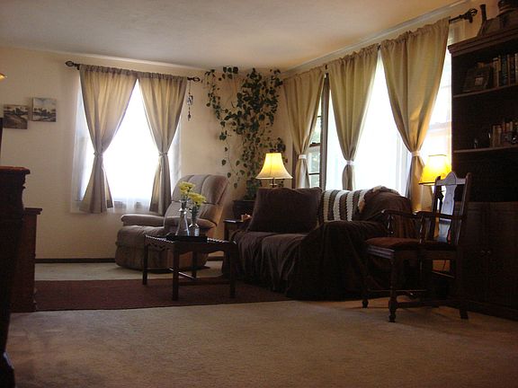 Living room lots of room!