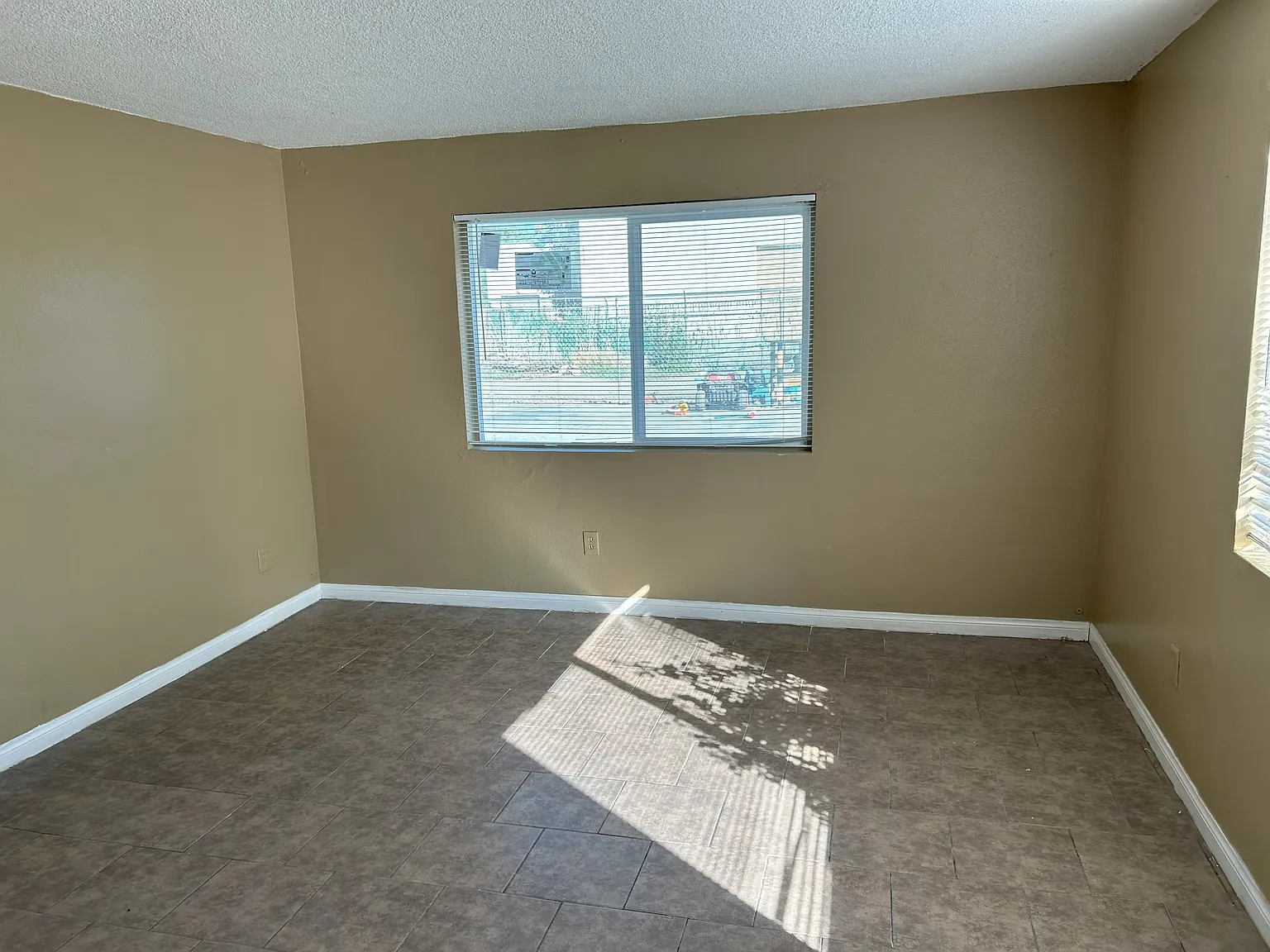 Marine Dr, Hemet — Photo 4