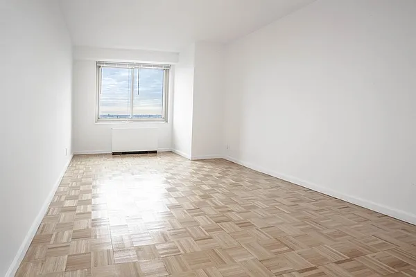 Rented by Olnick Organization | media 4