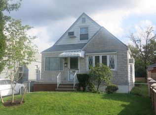 16612 20th Rd, Flushing, NY 11357