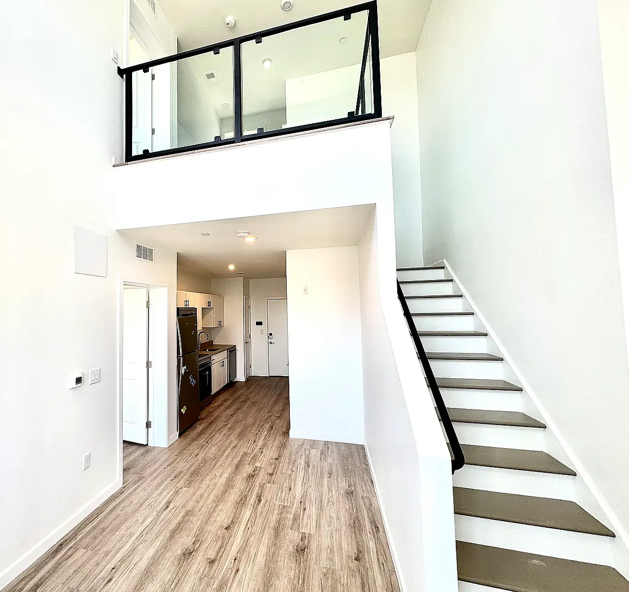 2 bed, 1100 sqft, $2,571 — Photo 1