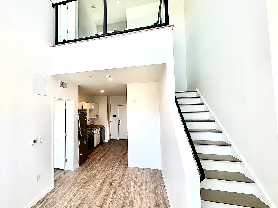 915-919 N Broad St #608