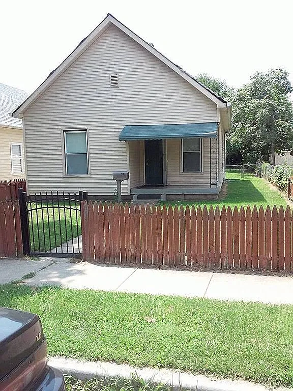 318 S Addison St photo 1