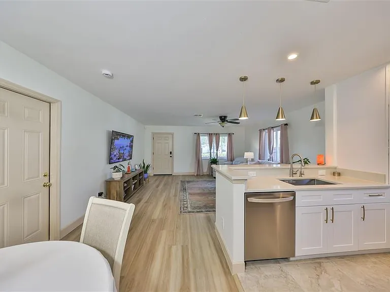 1727 New Hampshire Ave NE — Photo 11