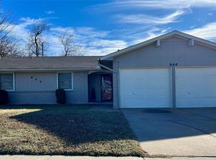 644 SW 11th St, Moore, OK 73160