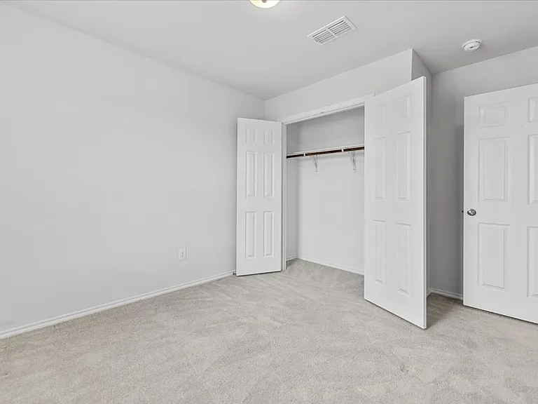 445 Grenada Lake Dr — Photo 30