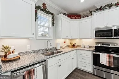104 Pomegranate St — Photo 18