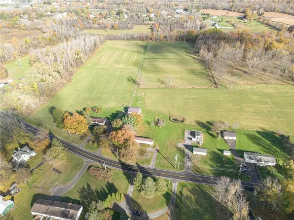 3952 Dewey Rd, Shortsville, NY 14548