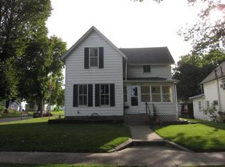 1624 W 4th St, Perry, IA 50220