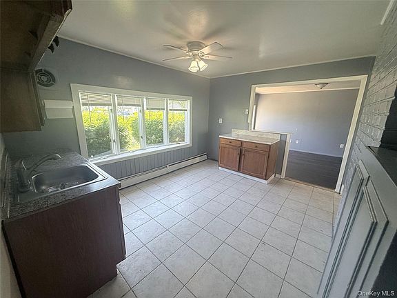 4th image of 143 Red Maple Drive N