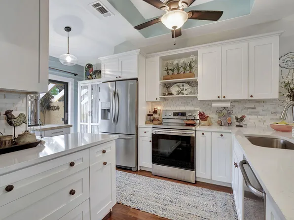 10907 Lake Front Place, Boca Raton, FL 33498