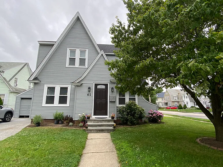 Warwick Ave — Photo 16