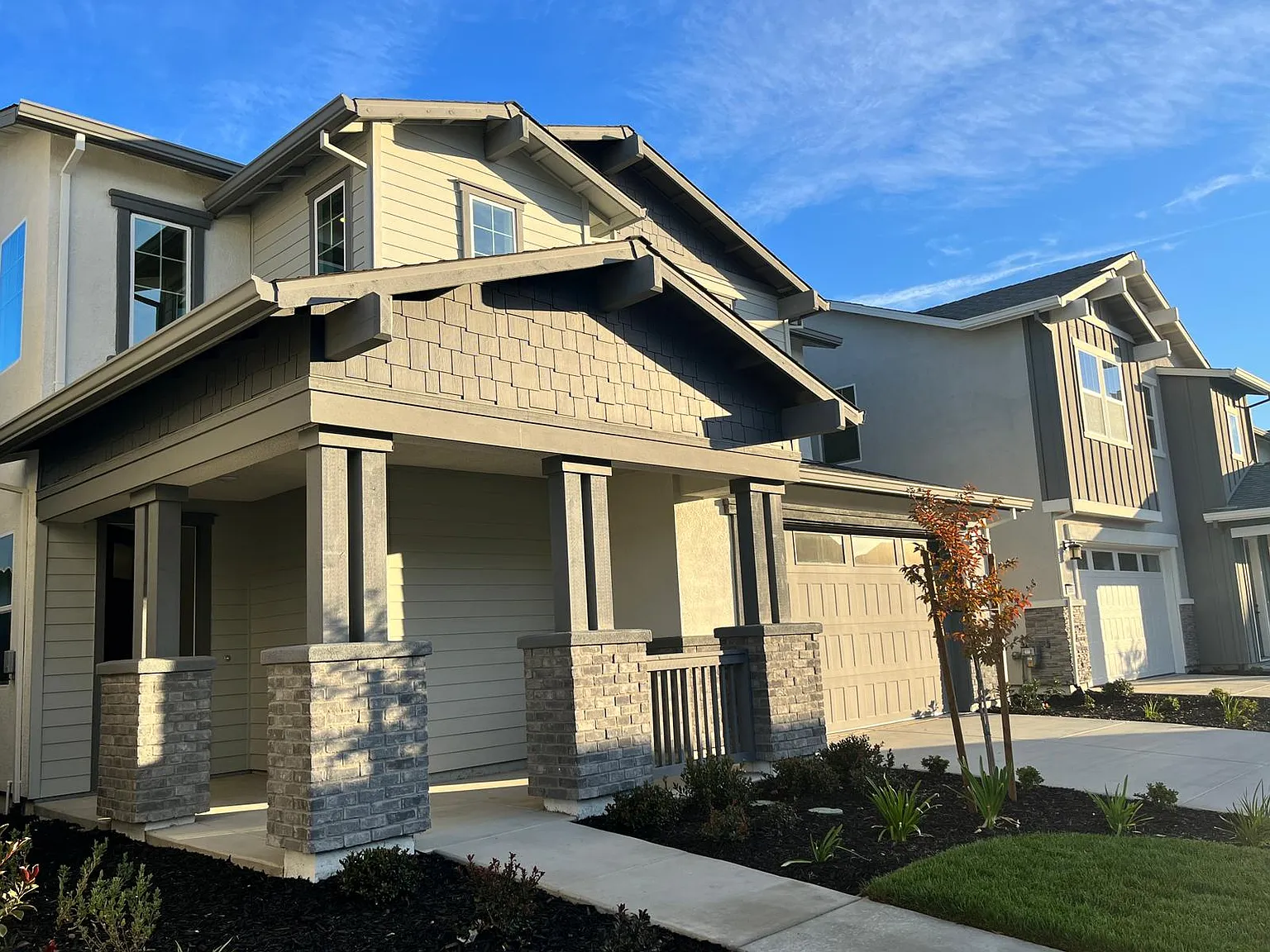 4 bed, 2606 sqft, $3,795 — Photo 3