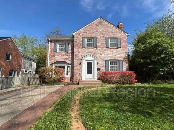 8901 Seneca Ln, Bethesda, MD 20817