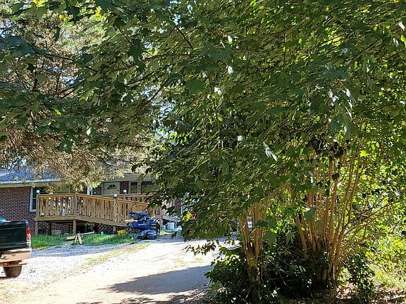 2nd image of 407 Azalea Dr