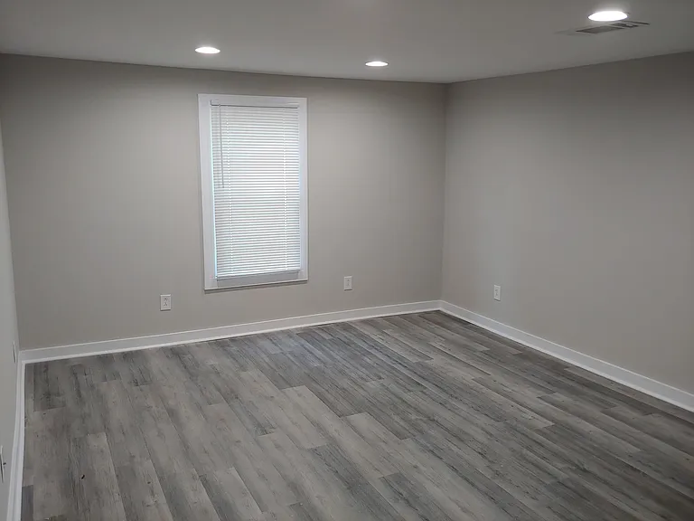 511 Adams Dr — Photo 7