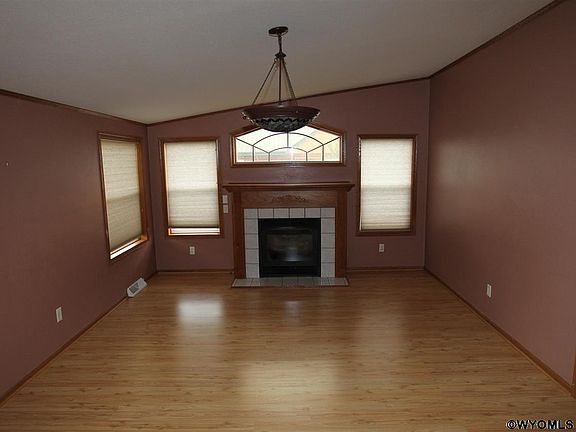 5th image of 420 Bridge Ave