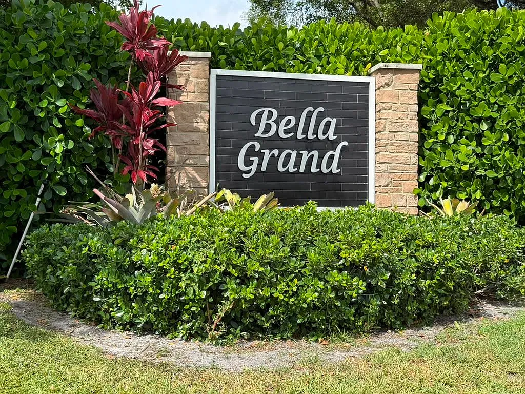2 bed, 2.0 bath, 914 sqft, $2,175 — Photo 1