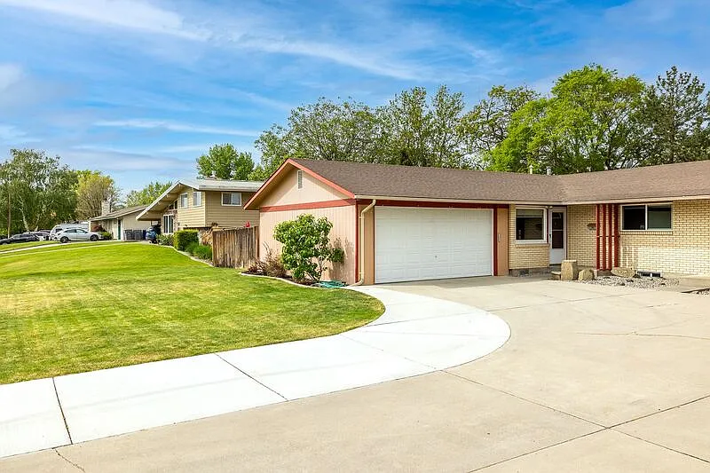 1521 Alder Ave #A photo 1