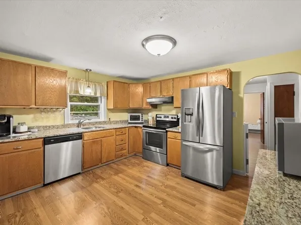 330 North St, Randolph, MA 02368
