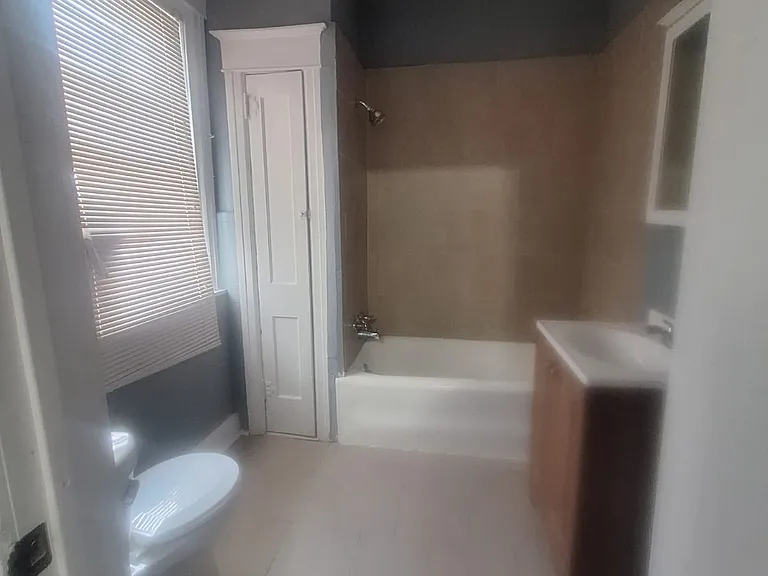 1306 Main St #3 — Photo 7