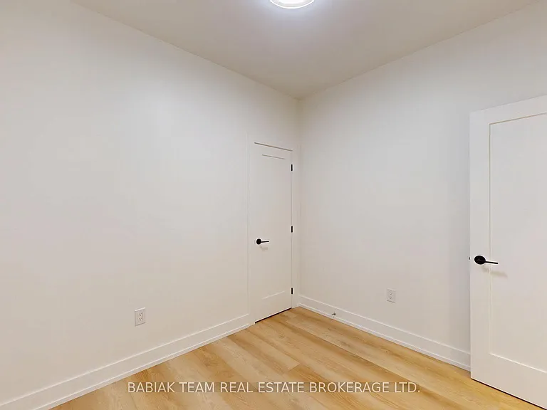 656 Annette St #102 — Photo 15
