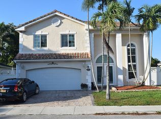 14051 Oak Ridge Dr, Davie, FL 33325