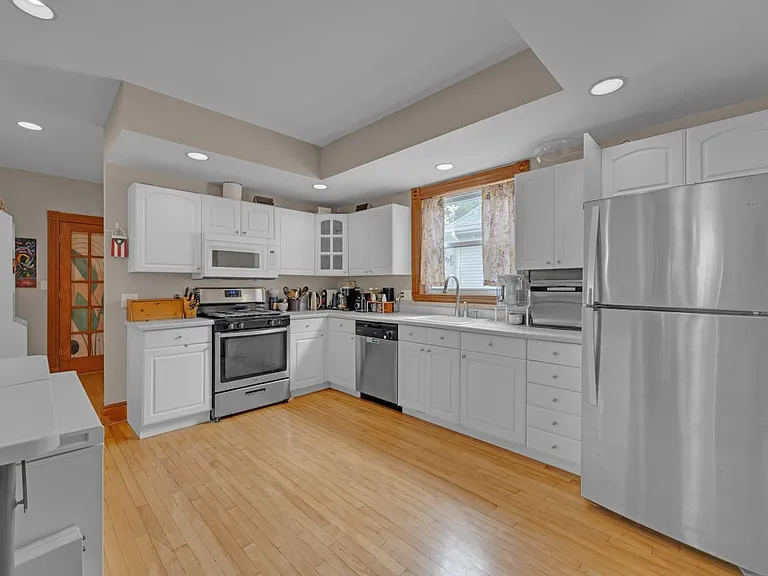 24 Orchard Ave — Photo 8
